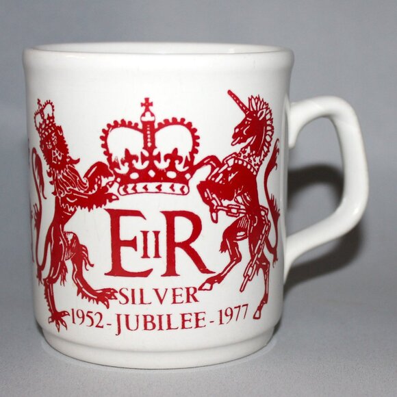 Queen Elizabeth II Silver Jubilee Mug | Cartwright & Edwards | Made in England - Picture 1 of 5
